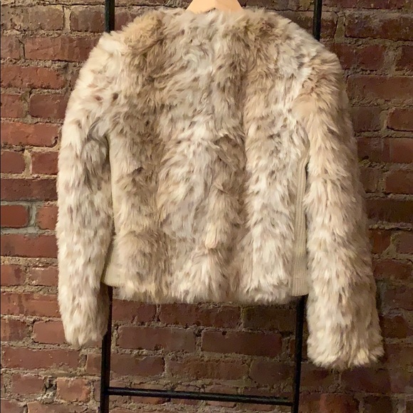 Urban Outfitters Faux Fur - Picture 3 of 8
